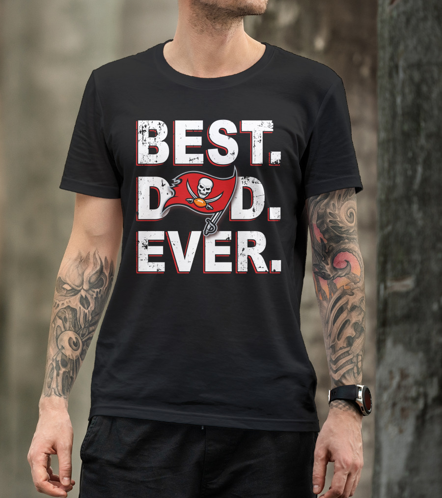 Best Dad Ever Tampa Bay Buccaneers Skull Flag T-Shirt