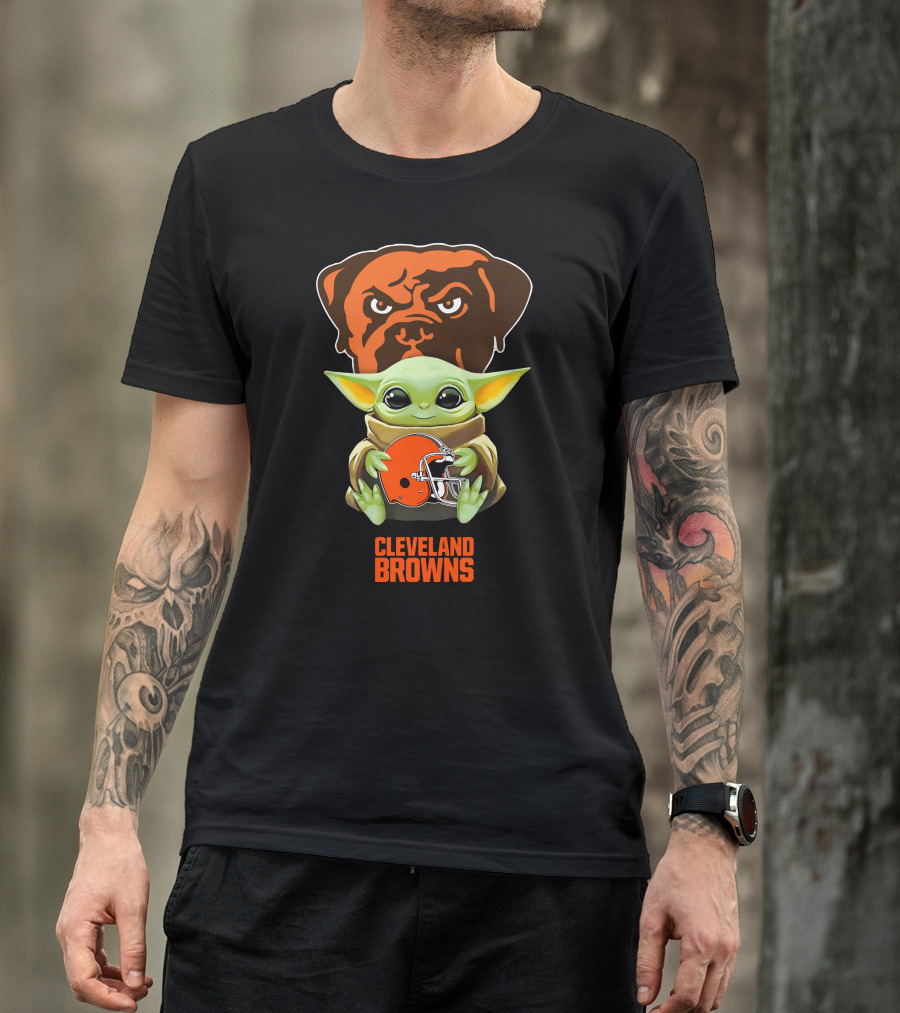 Cleveland Browns Baby Yoda Holding Helmet With Dog T-Shirt