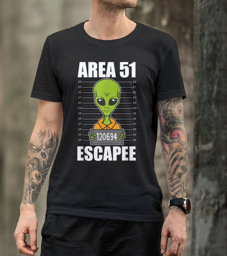 Area 51 Escapee Alien Mugshot With Height Chart T-Shirt