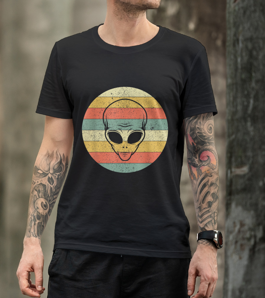 Vintage Distressed Alien Halloween Space Lover Retro Stripes T-Shirt