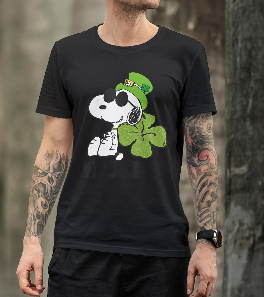 Peanuts Snoopy St. Patrick's Day Lucky Clover Hat T-Shirt