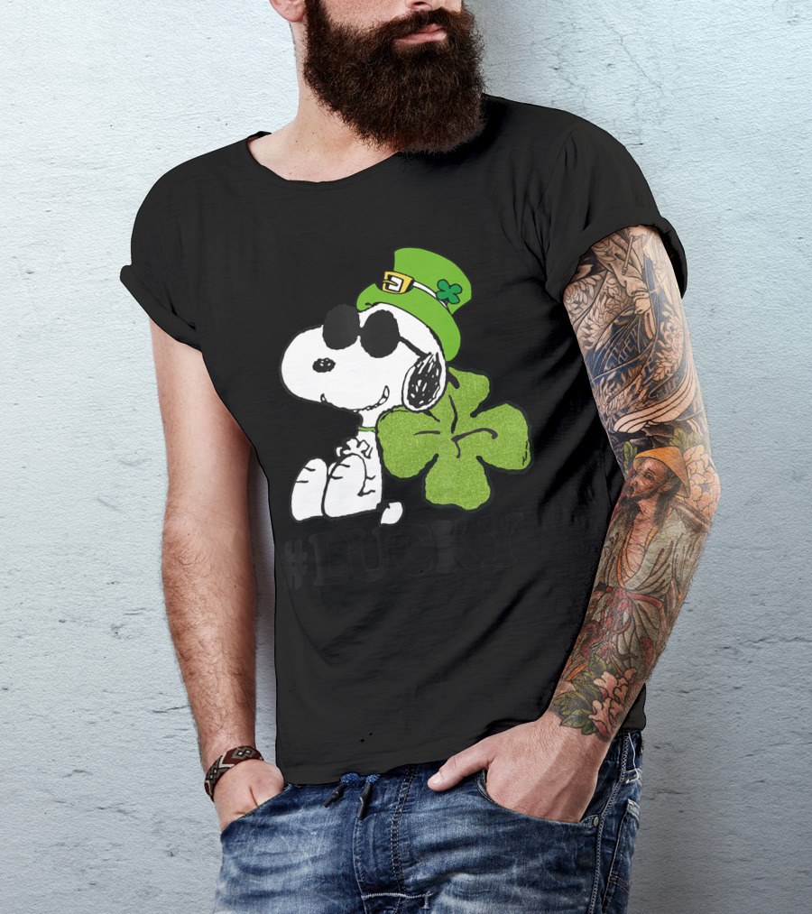 Peanuts Snoopy St. Patrick's Day Lucky Clover Hat T-Shirt