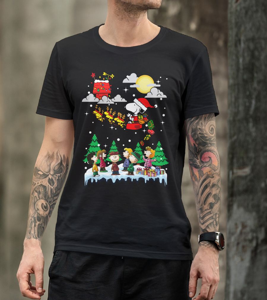 Peanuts Christmas Charlie Brown Snoopy Santa Sleigh Woodstock Scene T-Shirt