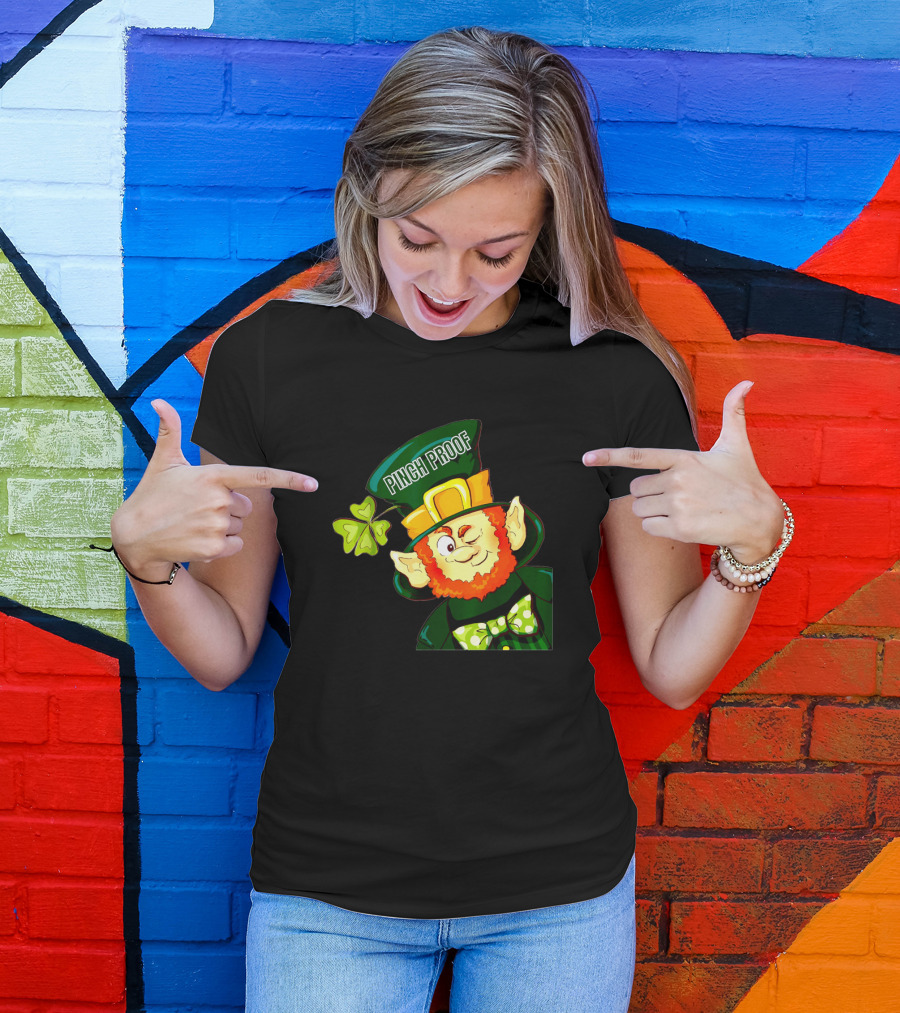 St Patrick's Day Pinch Proof Shamrock Leprechaun With Hat And Bow Tie T-Shirt
