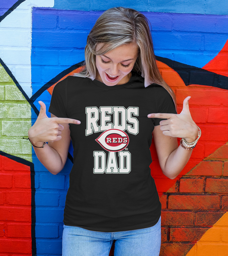 Cincinnati Reds Dad Baseball Logo Fan Gear T-Shirt