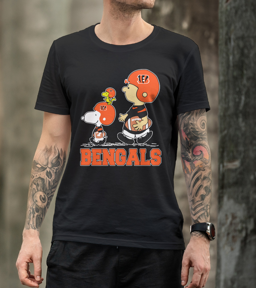 Snoopy Charlie Bengals Football Fans Peanuts Sports Team T-Shirt
