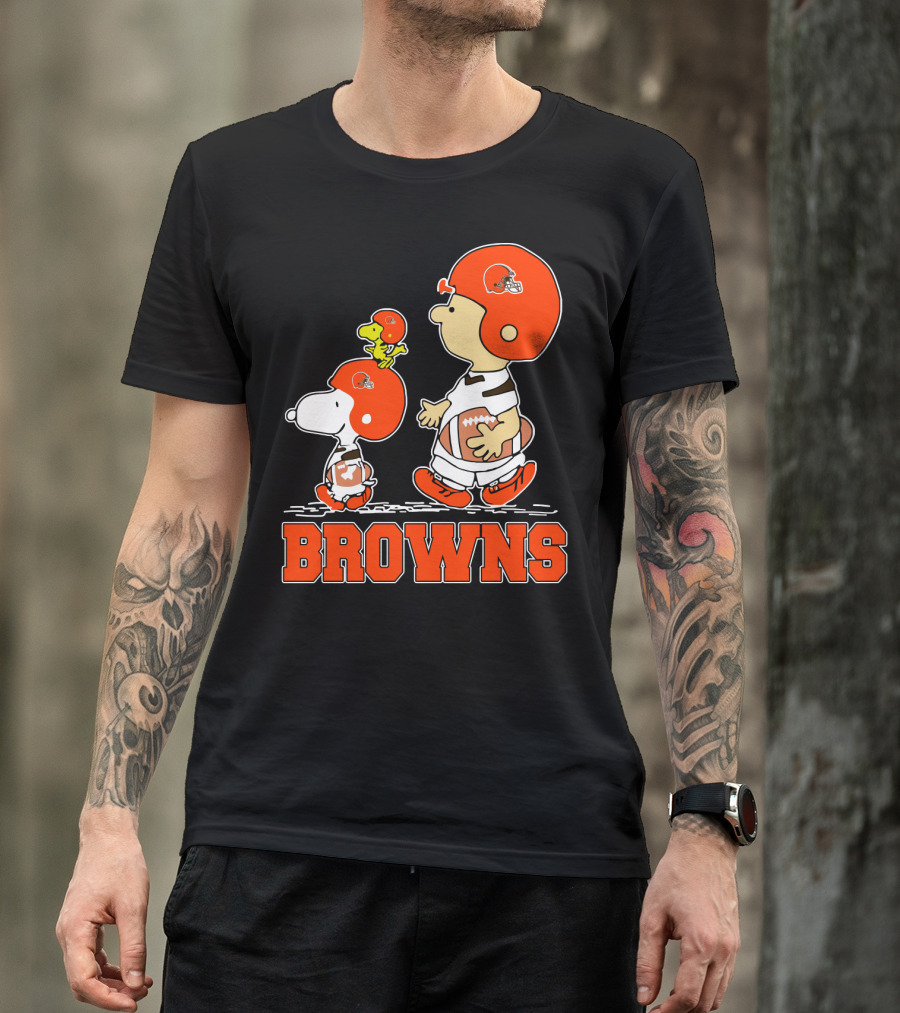 Snoopy And Woodstock With Cleveland Browns Football Helmets And Browns T-Shirt