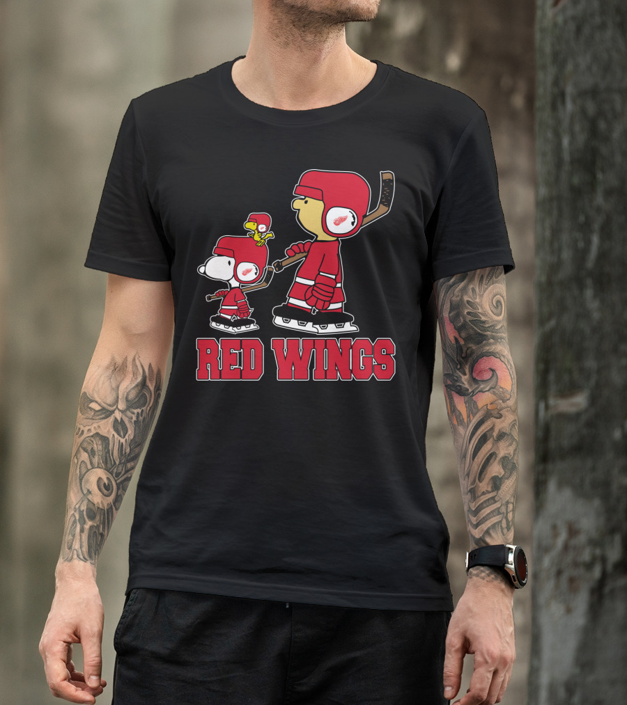 Snoopy And Detroit Red Wings Ice Hockey Fan Team-Up T-Shirt