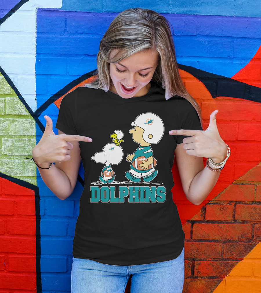 Snoopy Woodstock Charlie Brown Miami Dolphins Football Fans T-Shirt