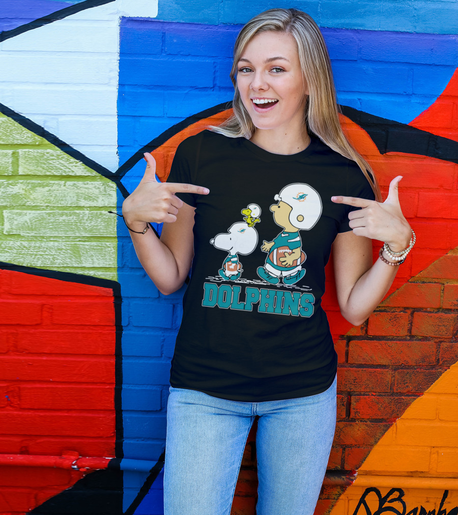 Snoopy Woodstock Charlie Brown Miami Dolphins Football Fans T-Shirt