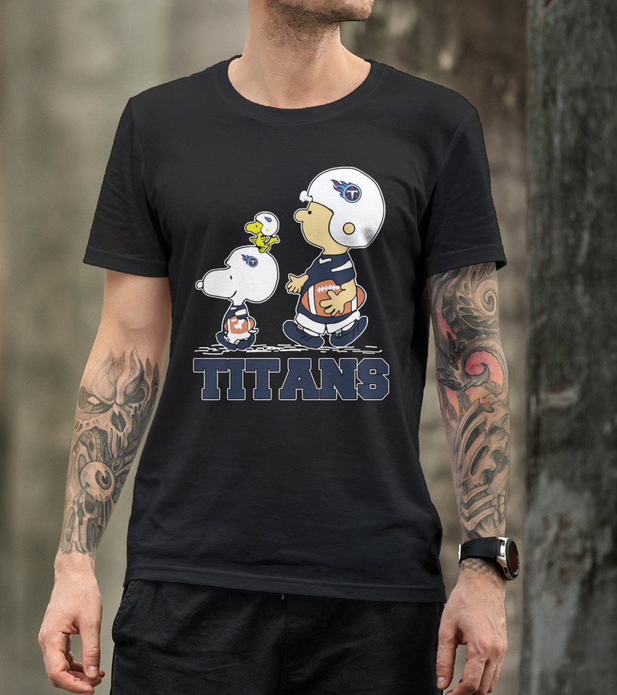Snoopy And Woodstock Tennessee Titans Football Fans T-Shirt