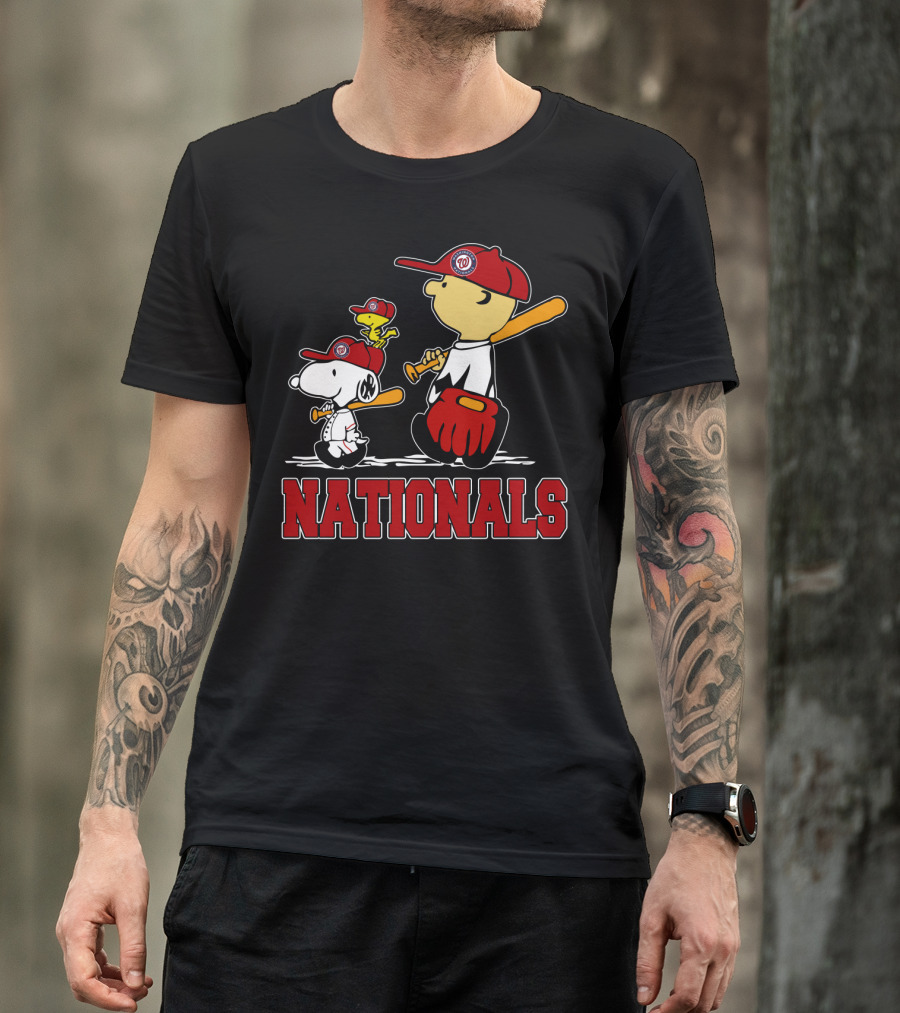 Snoopy And Peanuts Characters With Washington Nationals Baseball Fans T-Shirt