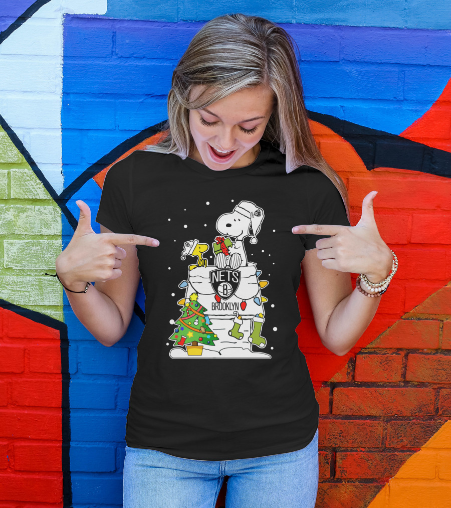Brooklyn Nets Snoopy Christmas Peanuts Basketball Fan T-Shirt