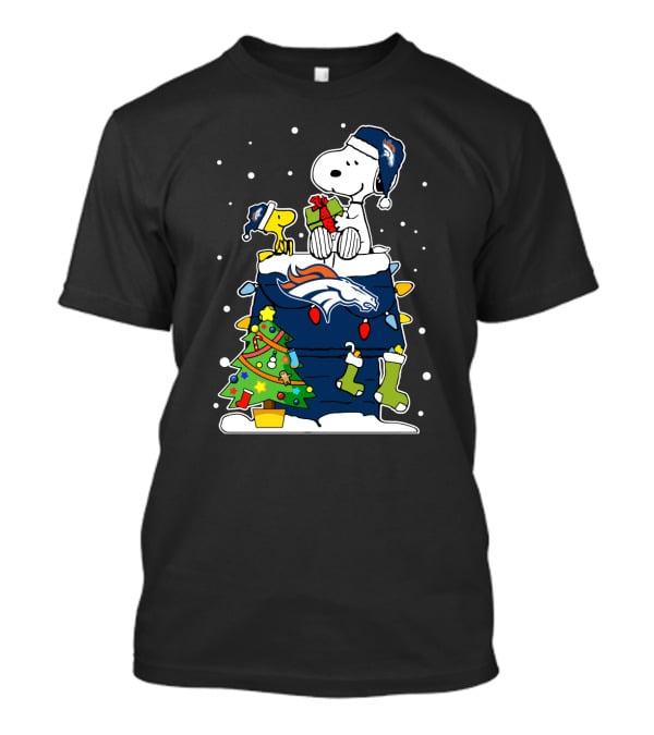 Snoopy Denver Broncos Christmas With Woodstock And Presents T-Shirt