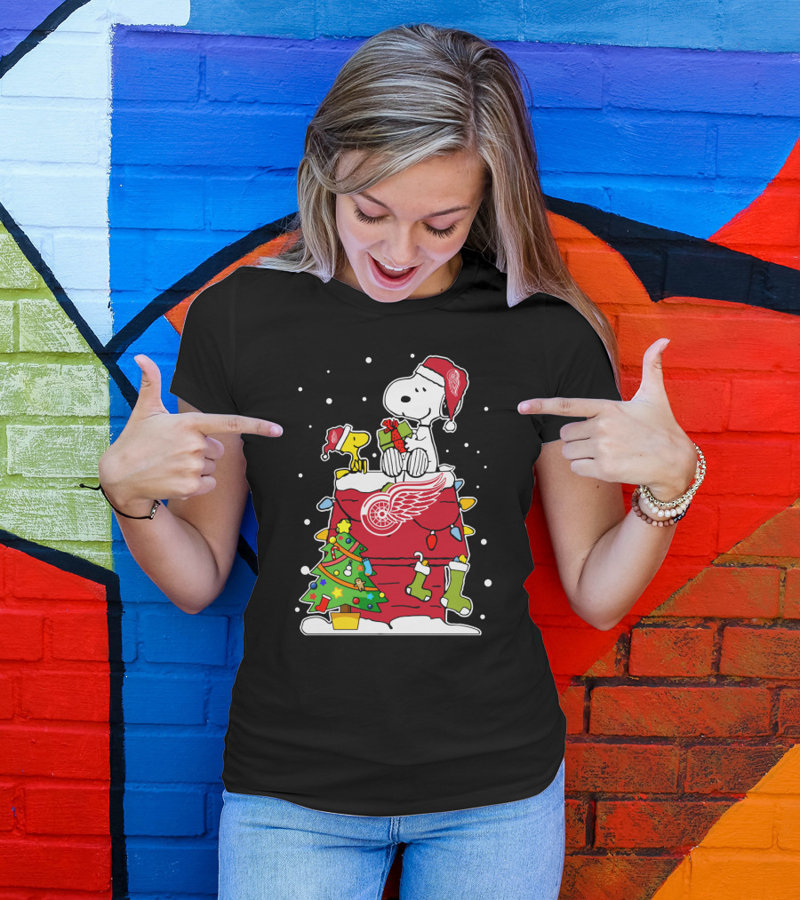 Detroit Red Wings Christmas Snoopy And Woodstock Celebration T-Shirt