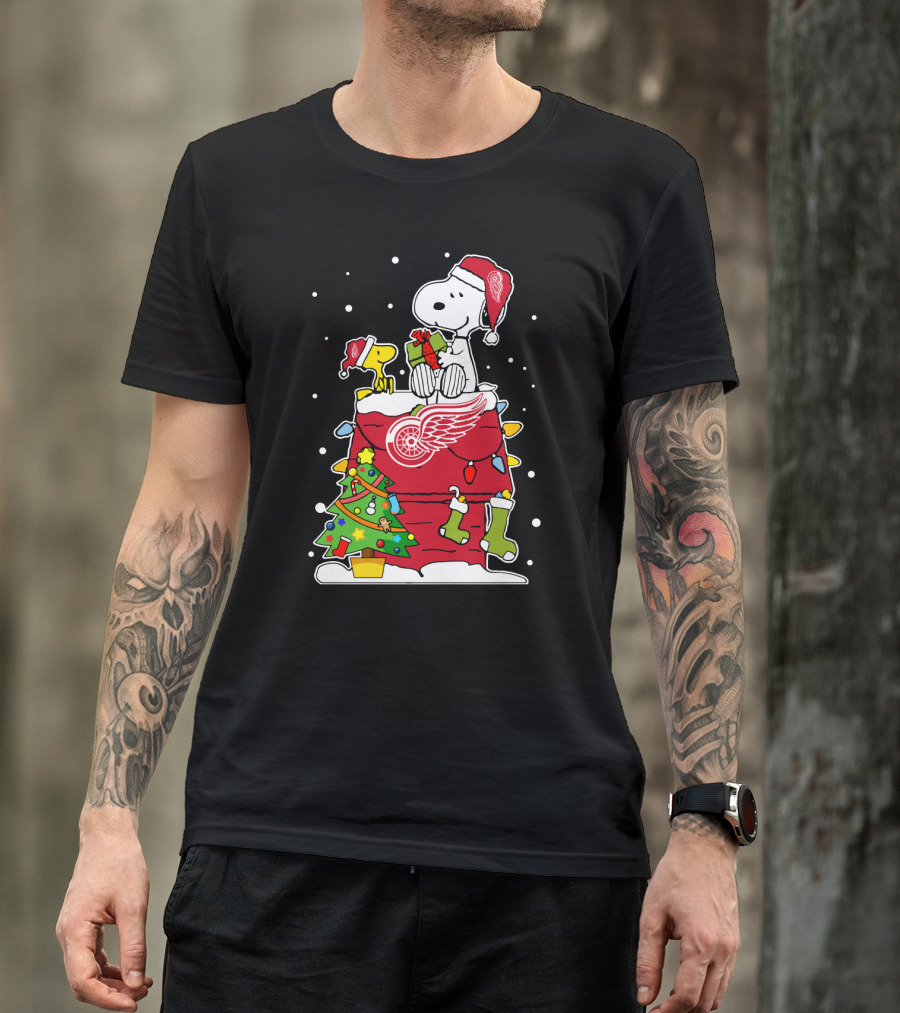 Detroit Red Wings Christmas Snoopy And Woodstock Celebration T-Shirt