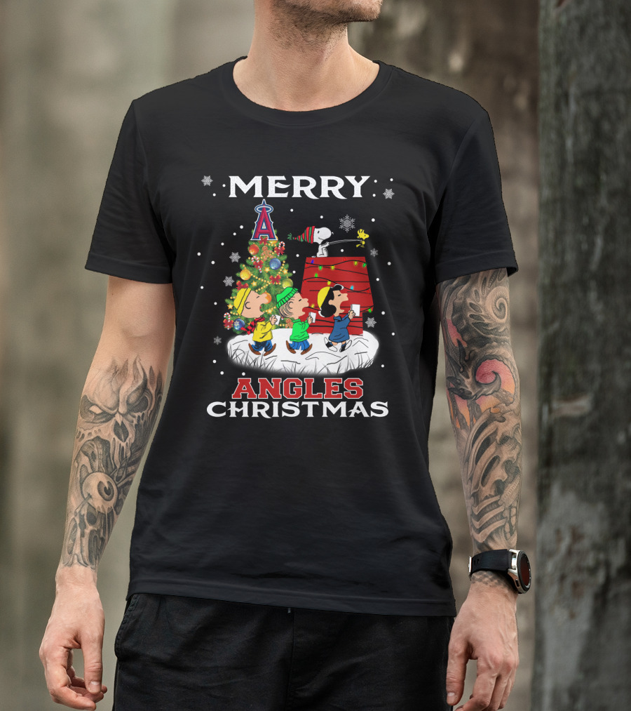 Merry Christmas Los Angeles Angels Snoopy Woodstock Charlie Brown Lucy Linus Fans T-Shirt