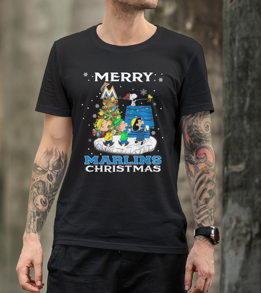Merry Miami Marlins Christmas With Snoopy And Peanuts Characters T-Shirt