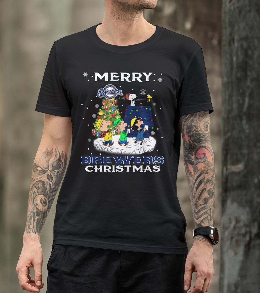 Merry Milwaukee Brewers Christmas With Snoopy And Friends T-Shirt