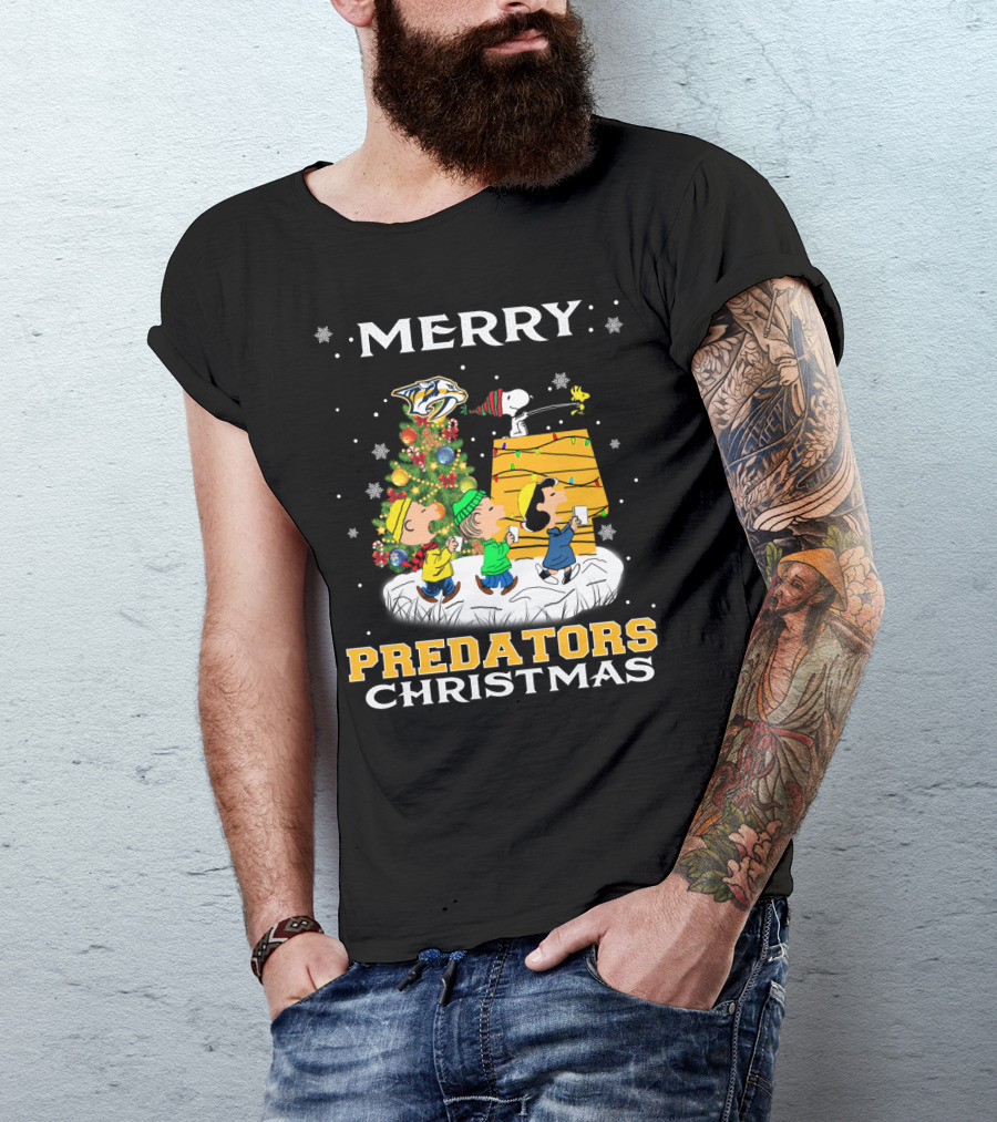 Merry Nashville Predators Christmas Snoopy Woodstock Lucy Charlie Brown Linus Caroling Holiday Scene T-Shirt