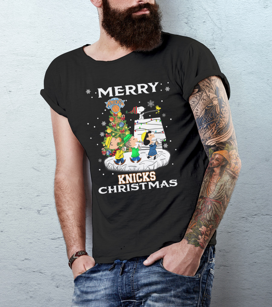 Merry New York Knicks Christmas Peanuts Snoopy Woodstock Tree Festive T-Shirt