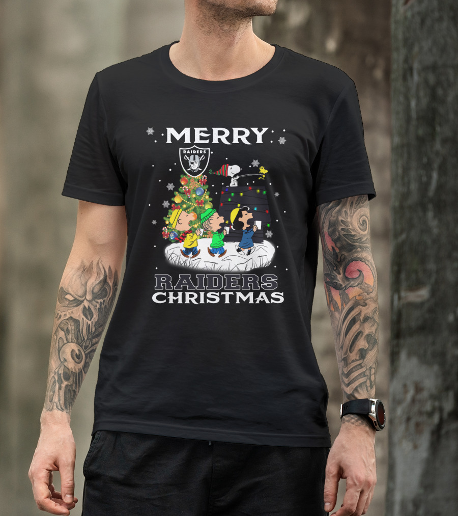 Merry Raiders Christmas For Snoopy Fans T-Shirt