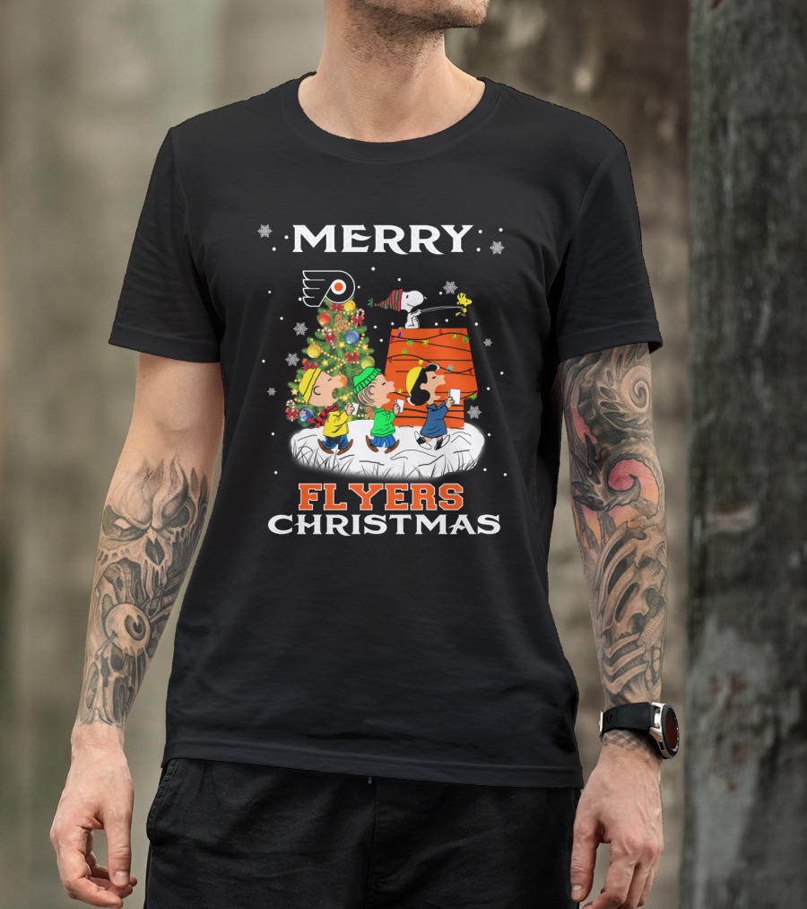 Merry Philadelphia Flyers Christmas Snoopy Tree Woodstock Lucy Charlie Brown Linus Snowflakes T-Shirt