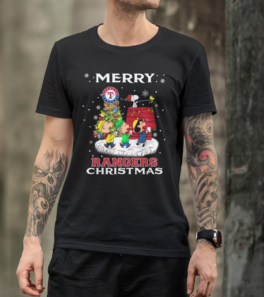 Merry Texas Rangers Christmas With Snoopy And Friends T-Shirt