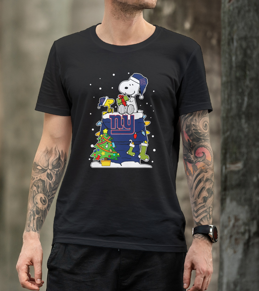 New York Giants Snoopy Christmas Peanuts Winter Football T-Shirt