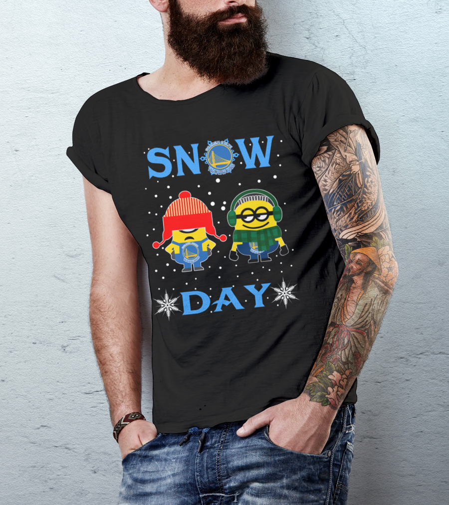Snow Day For Golden State Warriors And Minions Winter Fun T-Shirt