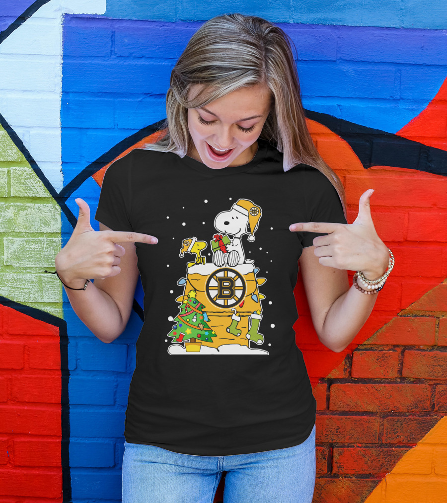Boston Bruins Christmas Snoopy And Woodstock For Peanuts Fans T-Shirt