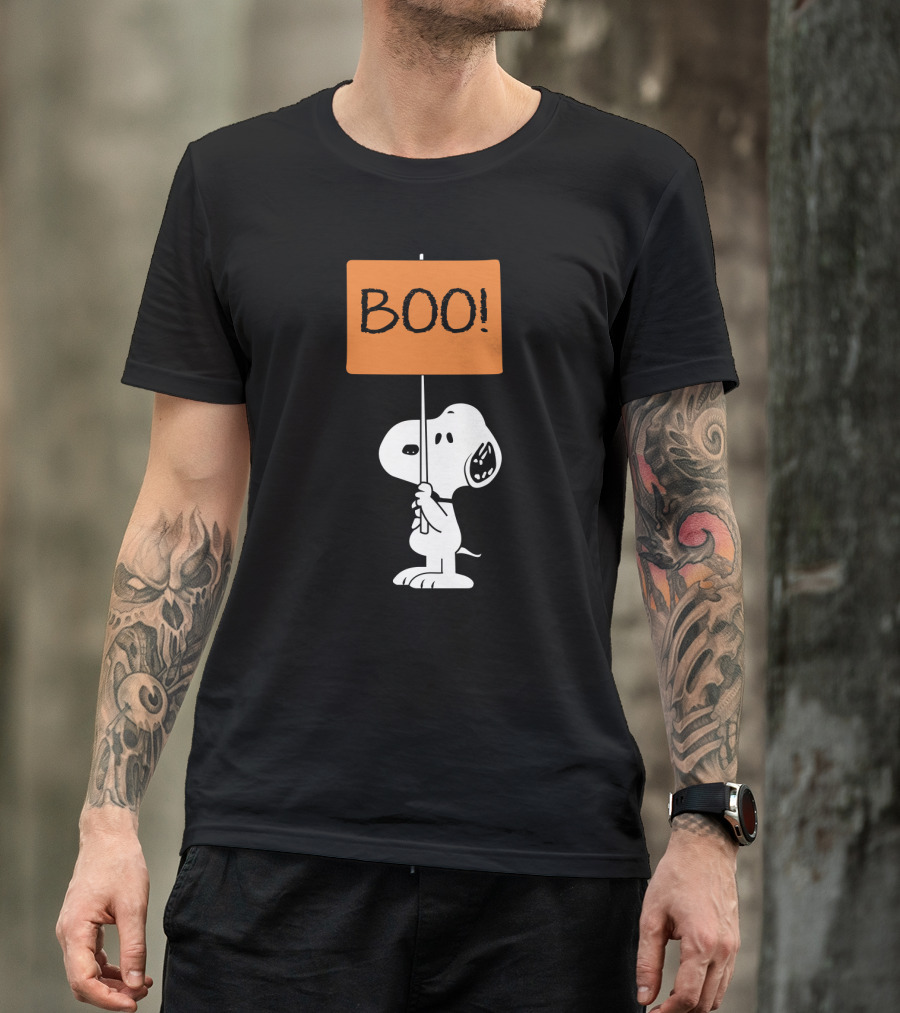 Peanuts Halloween Snoopy Holding Boo Sign T-Shirt