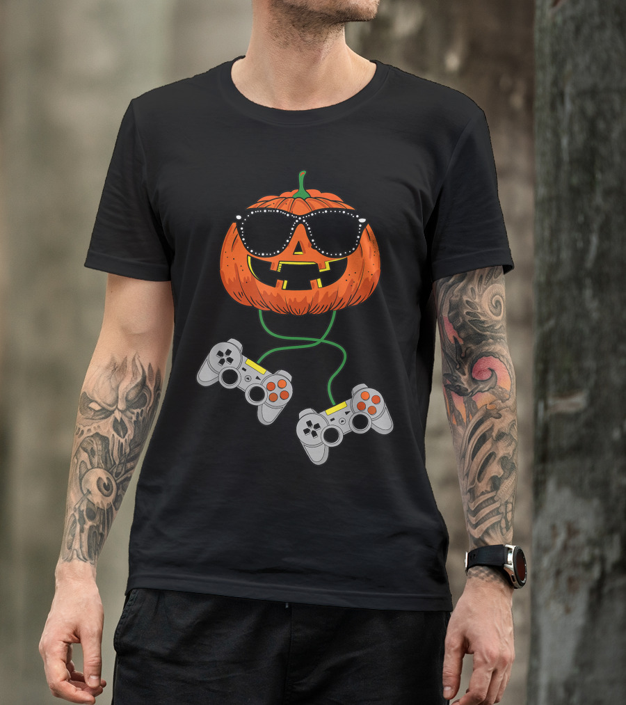 Halloween Jack O Lantern Gamer With Sunglasses And Game Controllers T-Shirt