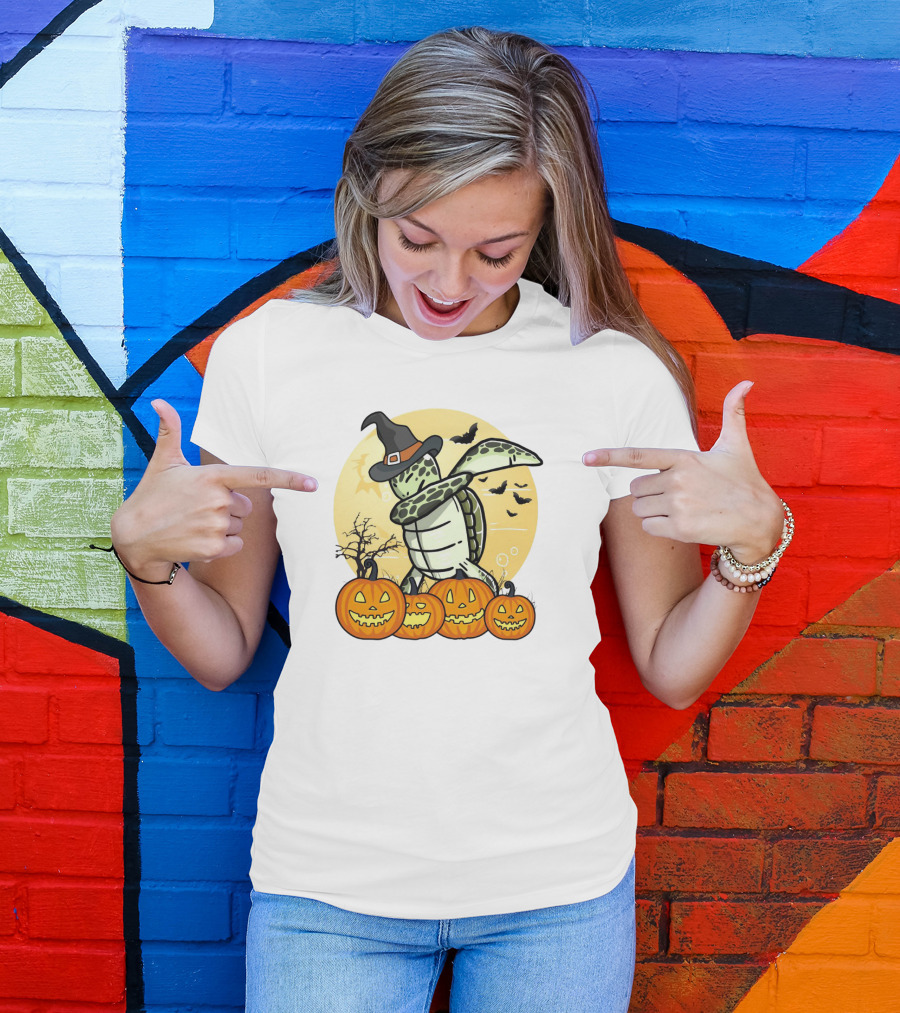 Turtle Dabbing With Witch Hat And Pumpkins Halloween Dab Dance T-Shirt