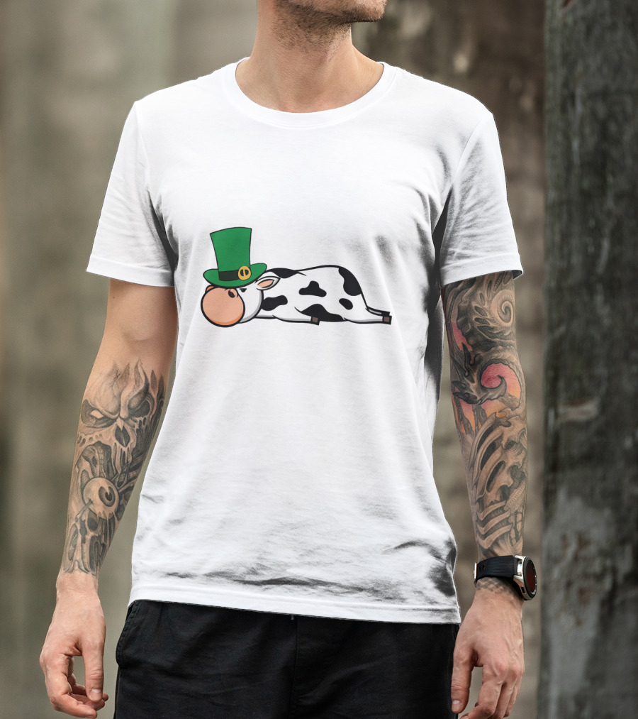 St Patricks Day Drunken Beer Party Cow With Irish Leprechaun Hat T-Shirt