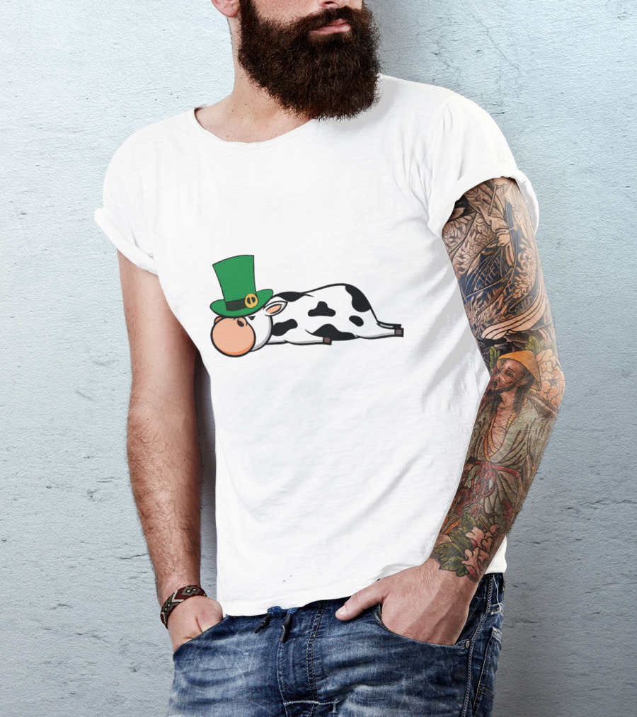 St Patricks Day Drunken Beer Party Cow With Irish Leprechaun Hat T-Shirt