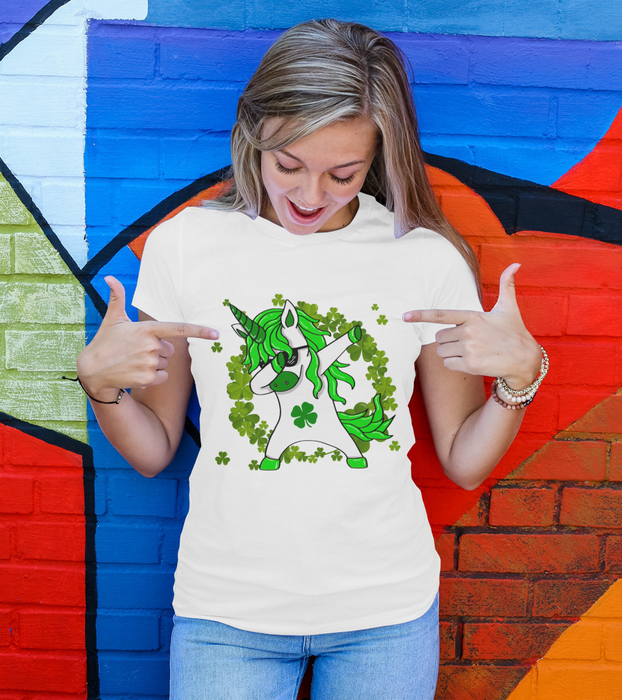 St. Patrick's Day Clover Unicorn Dabbing With Shamrock Mane Surrounded By Green Clovers T-Shirt