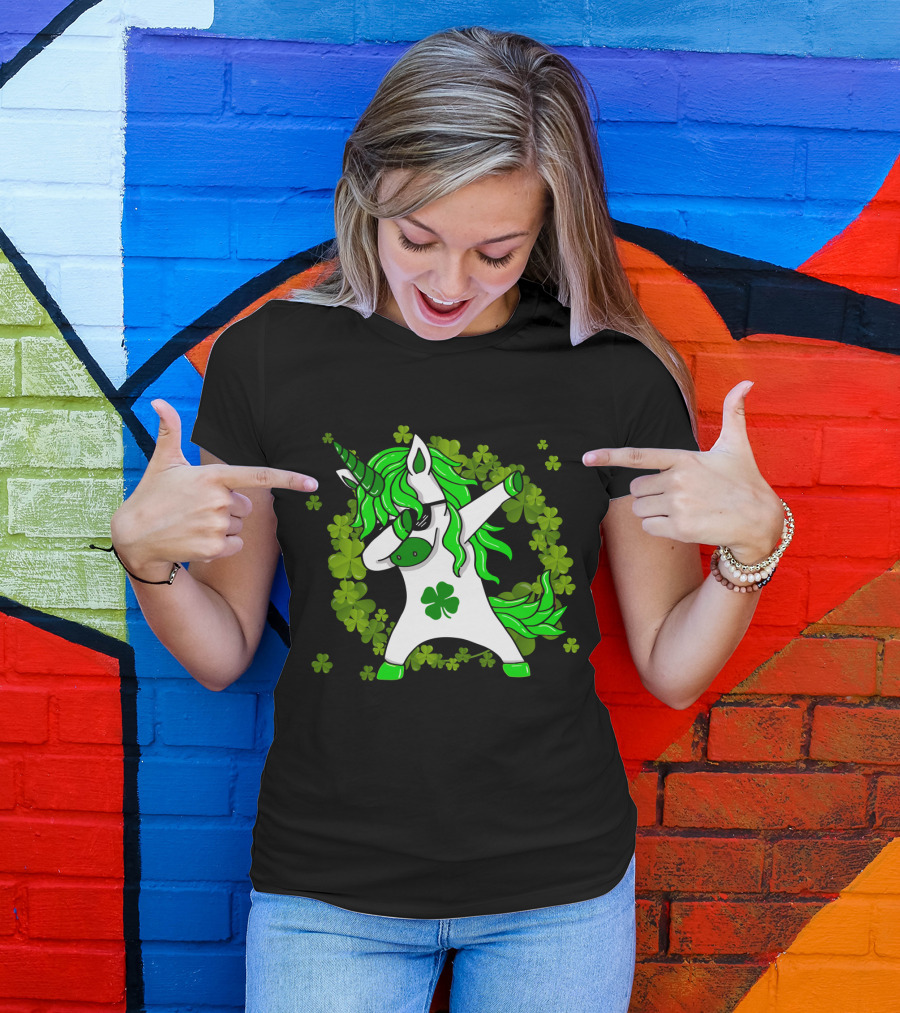 St Patricks Day Shamrock Unicorn Dabbing T-Shirt