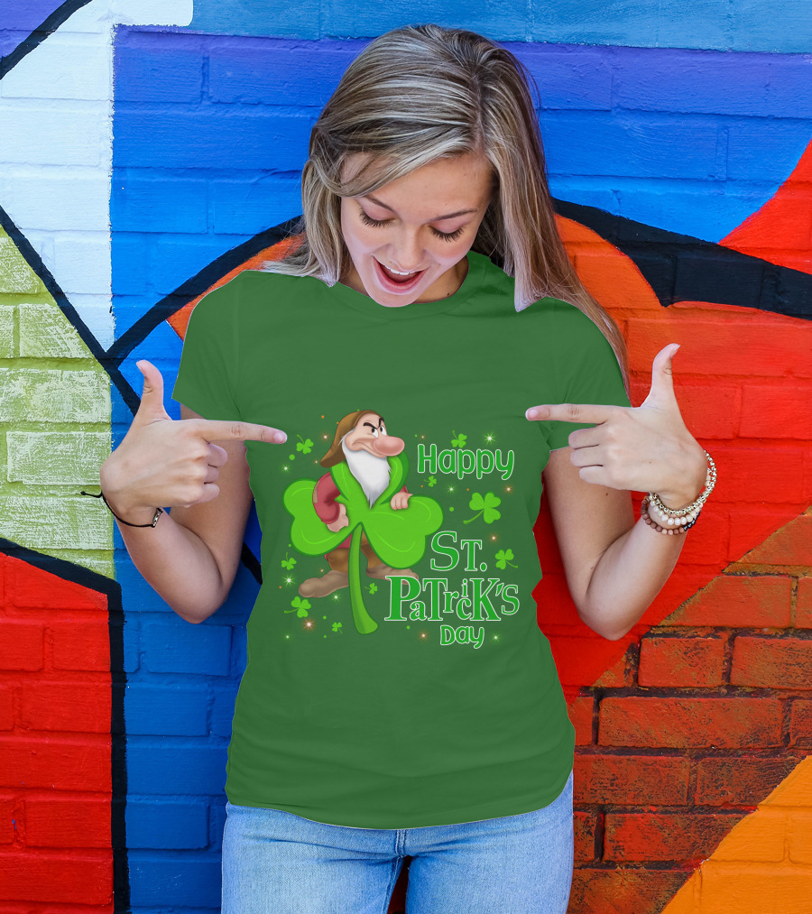 Happy St. Patrick's Day Grumpy Dwarf With Clover And Shamrocks T-Shirt