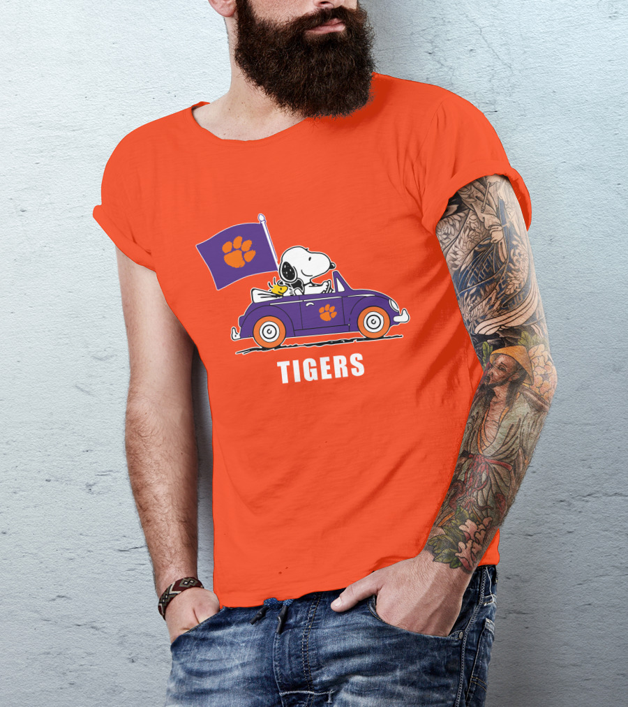 Clemson Tigers Snoopy Driving With Woodstock In Purple Car T-Shirt