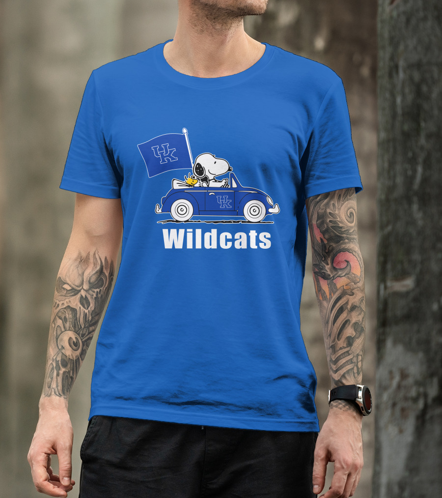 Snoopy Driving Kentucky Wildcats Car With Woodstock And UK Flag T-Shirt