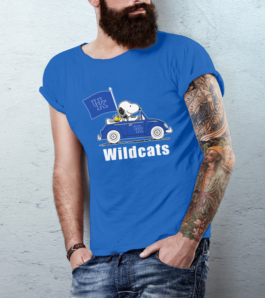 Snoopy Driving Kentucky Wildcats Car With Woodstock And UK Flag T-Shirt