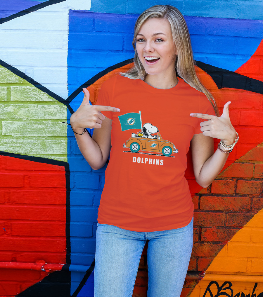 Miami Dolphins Snoopy Woodstock Driving Car Flag T-Shirt