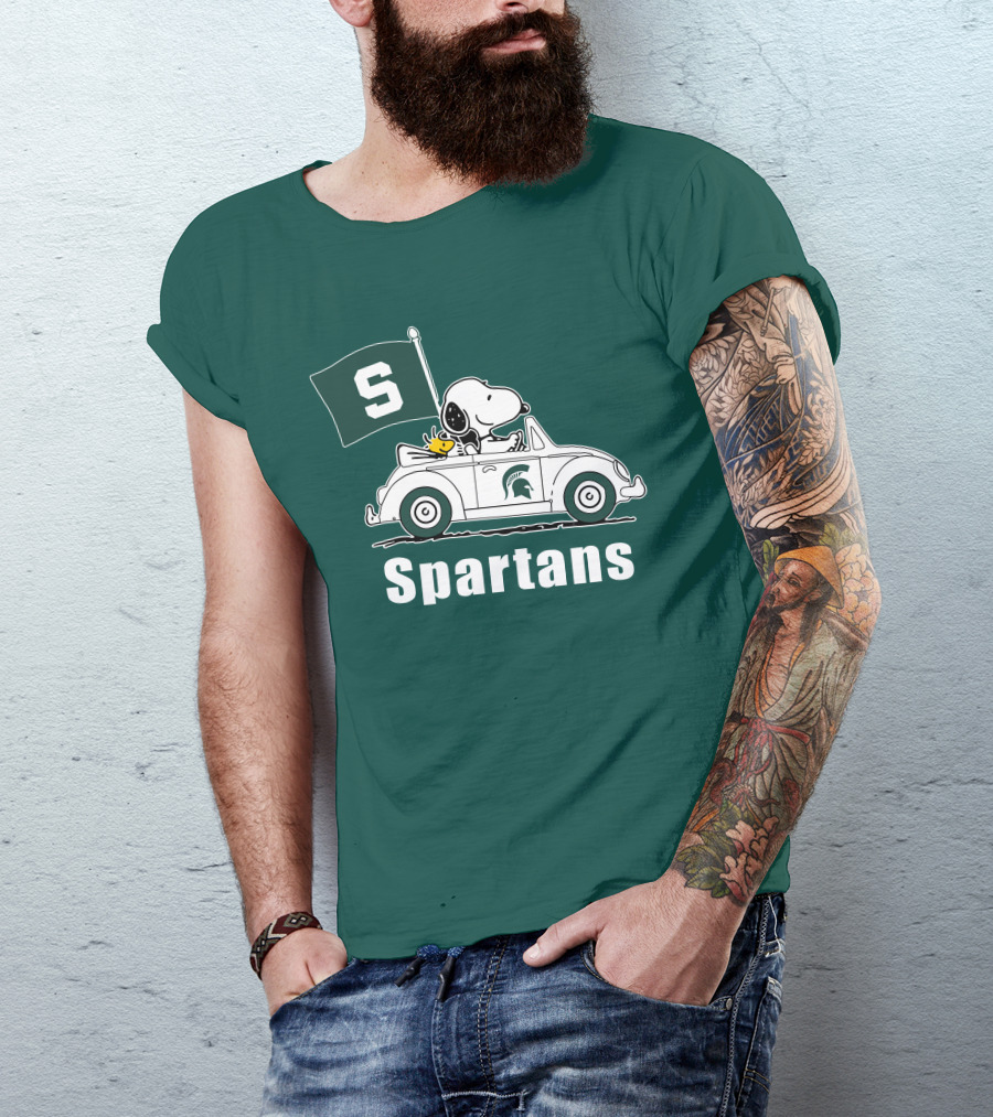 Snoopy Driving With Michigan State Spartans Flag T-Shirt