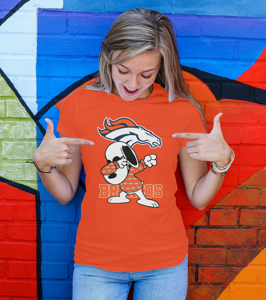 Denver Broncos Snoopy Dabbing Broncos T-Shirt