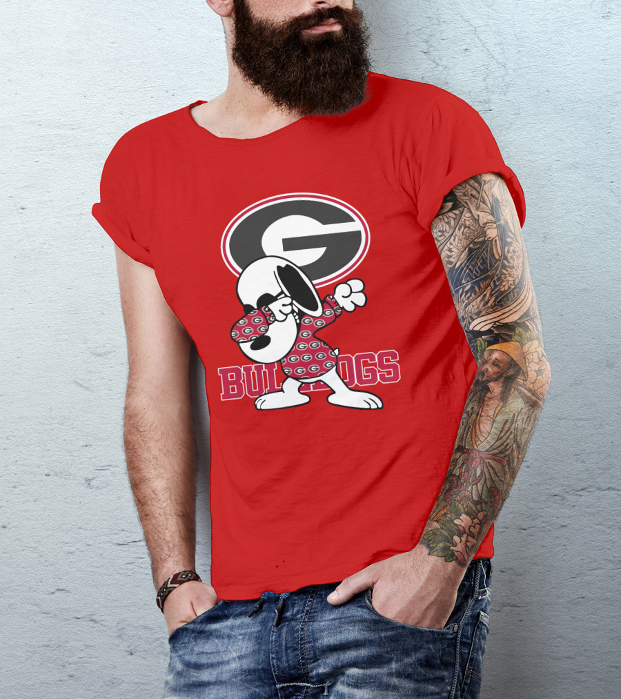 Georgia Bulldogs Snoopy Dabbing University Of Georgia T-Shirt