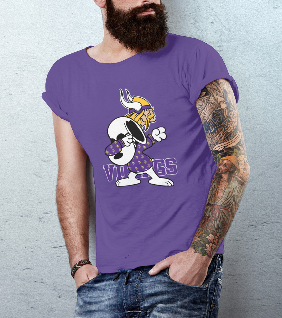 Minnesota Vikings Snoopy Dabbing Peanuts Football Fandom T-Shirt