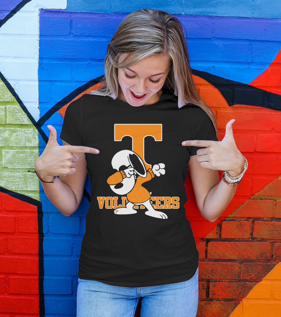 Tennessee Volunteers Snoopy Dabbing T-Shirt