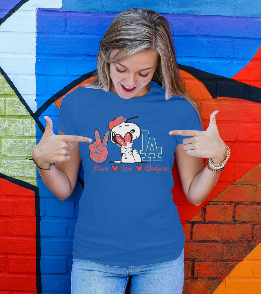 Peace Love Los Angeles Dodgers Snoopy La T-Shirt