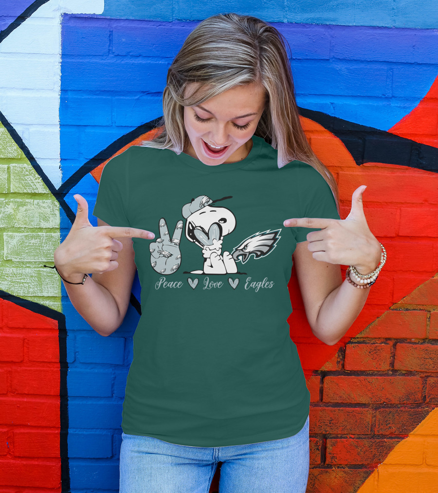 Peace Love Snoopy Philadelphia Eagles T-Shirt